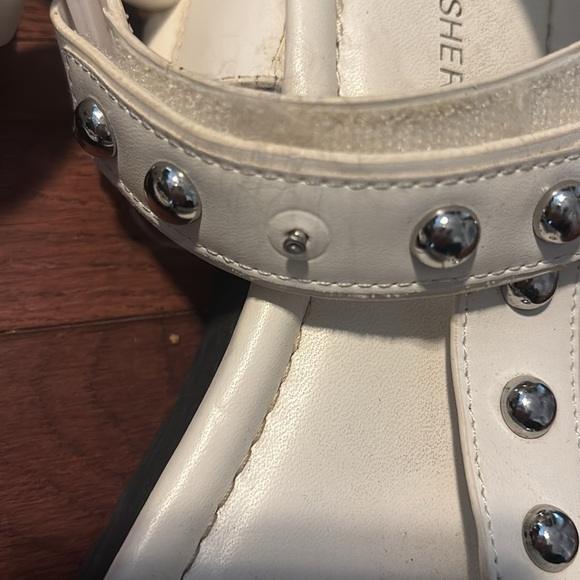 Marc Fisher White Strappy Sandals with Studded Design Size: 8 - Picture 4 of 8